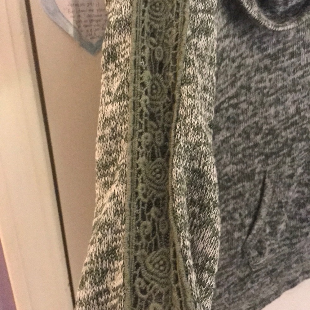 top - Picture 2 of 2